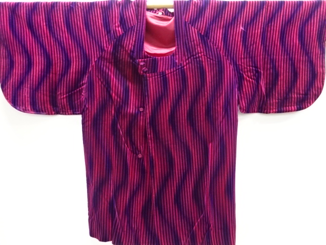 JAPANESE KIMONO / ANTIQUE TAISHO-ROMAN VELVET STRIPED KIMONO COAT